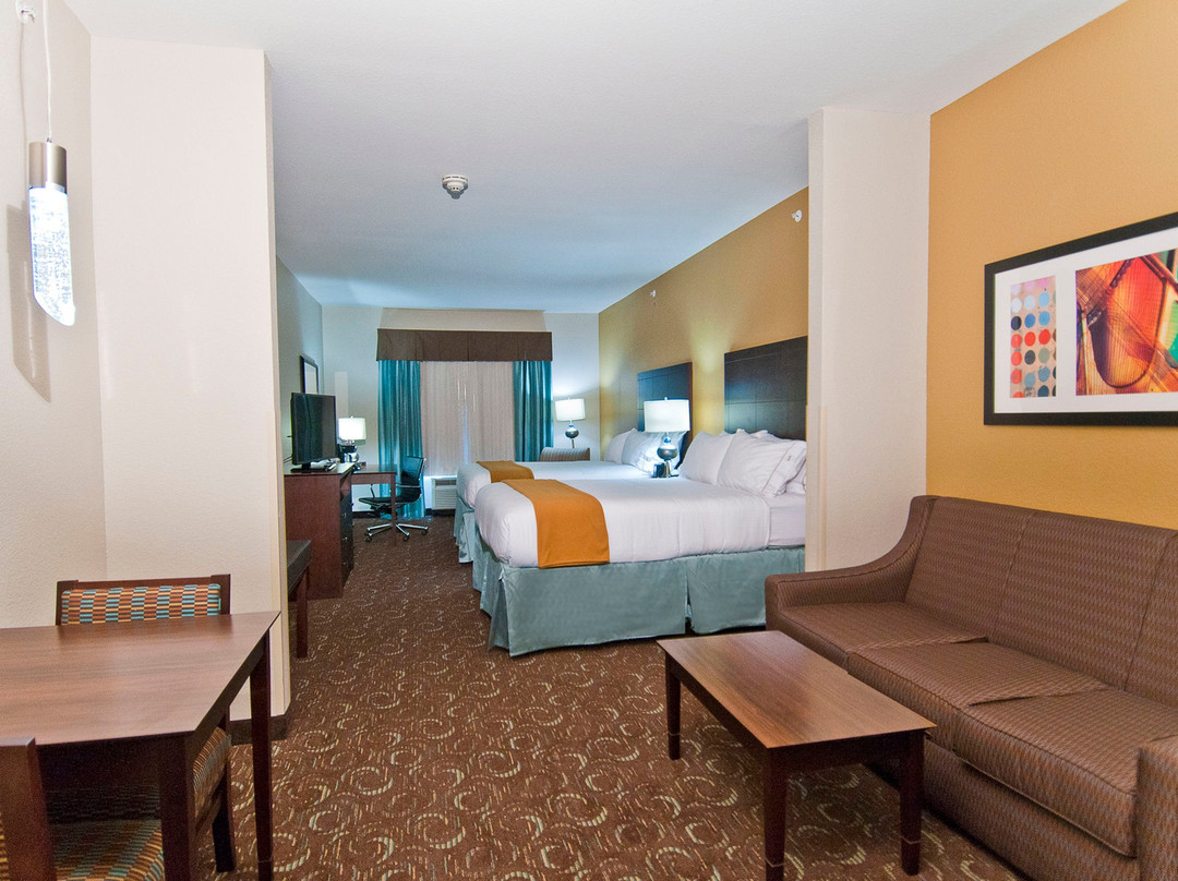 Holiday Inn Express & Suites San Antonio - Frost Bank Ctr By IHG主图