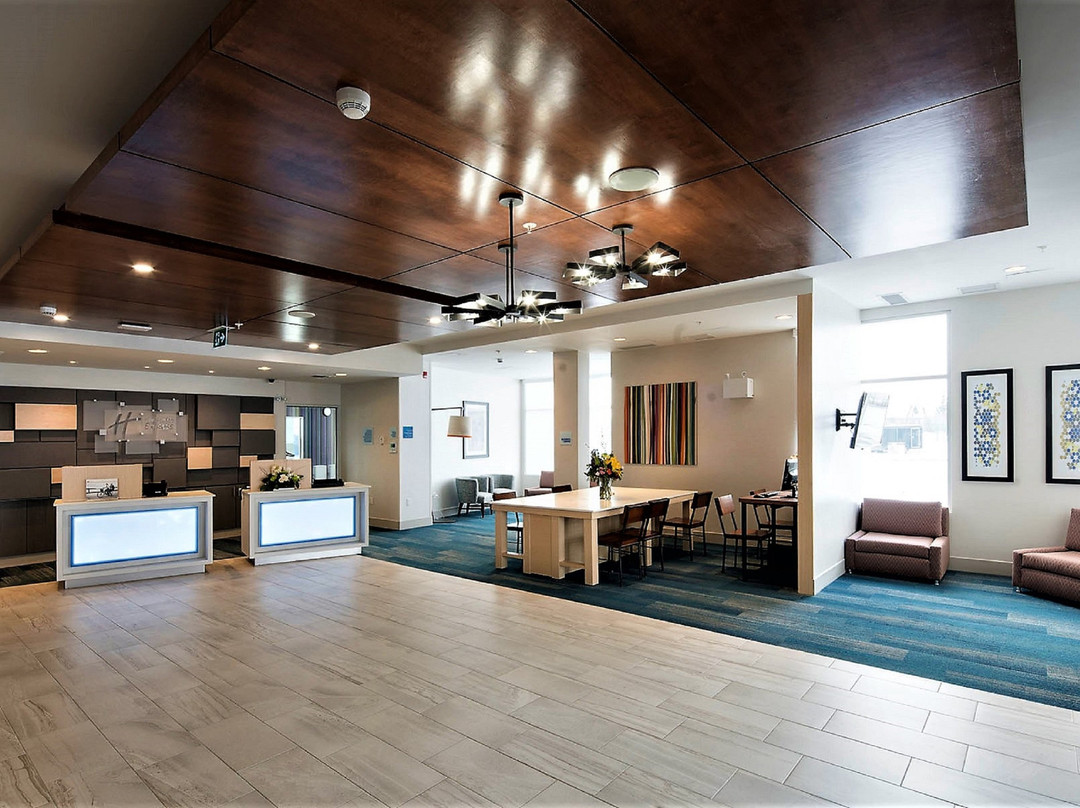 Holiday Inn Express Red Deer North By IHG主图