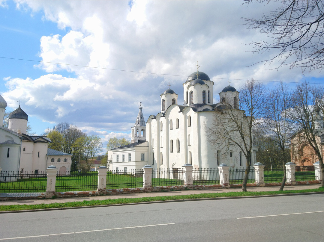 Yaroslav Courtyard (Dvorishche)景点图片