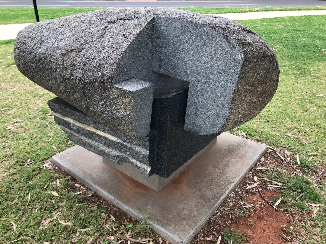 Centenary Sculptures at IOOF Park景点图片