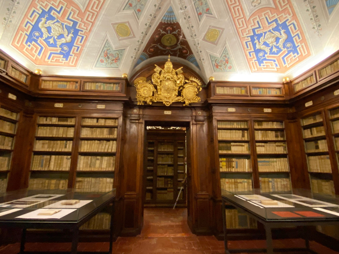 Biblioteca Comunale Mozzi-Borgetti-马切拉塔必去景点