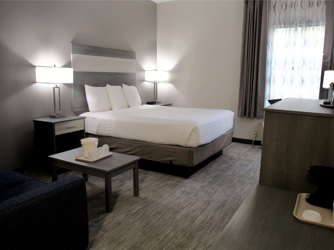 拉法叶贝蒙特套房酒店主图