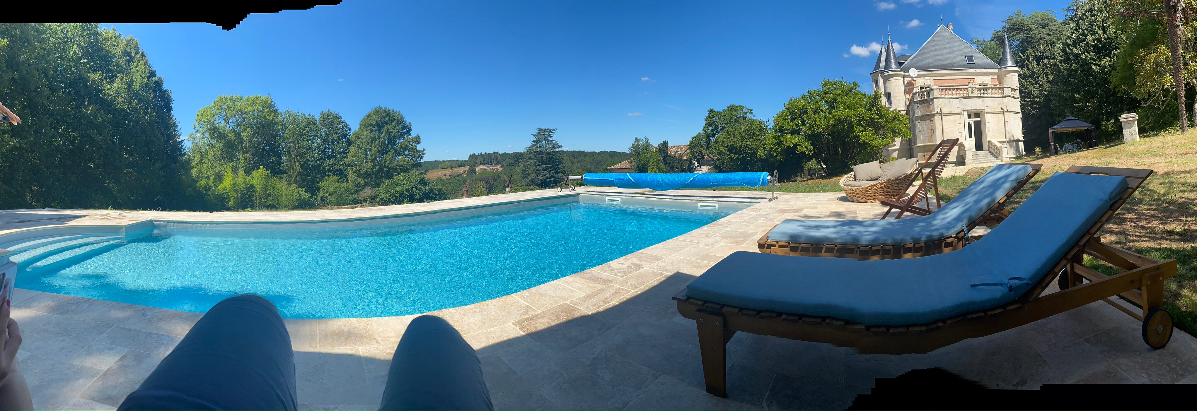Chateau Charbontiere-官方