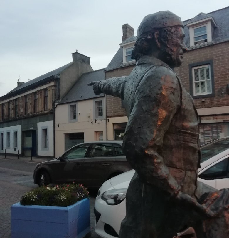 Willy Spears Statue-Eyemouth必去景点