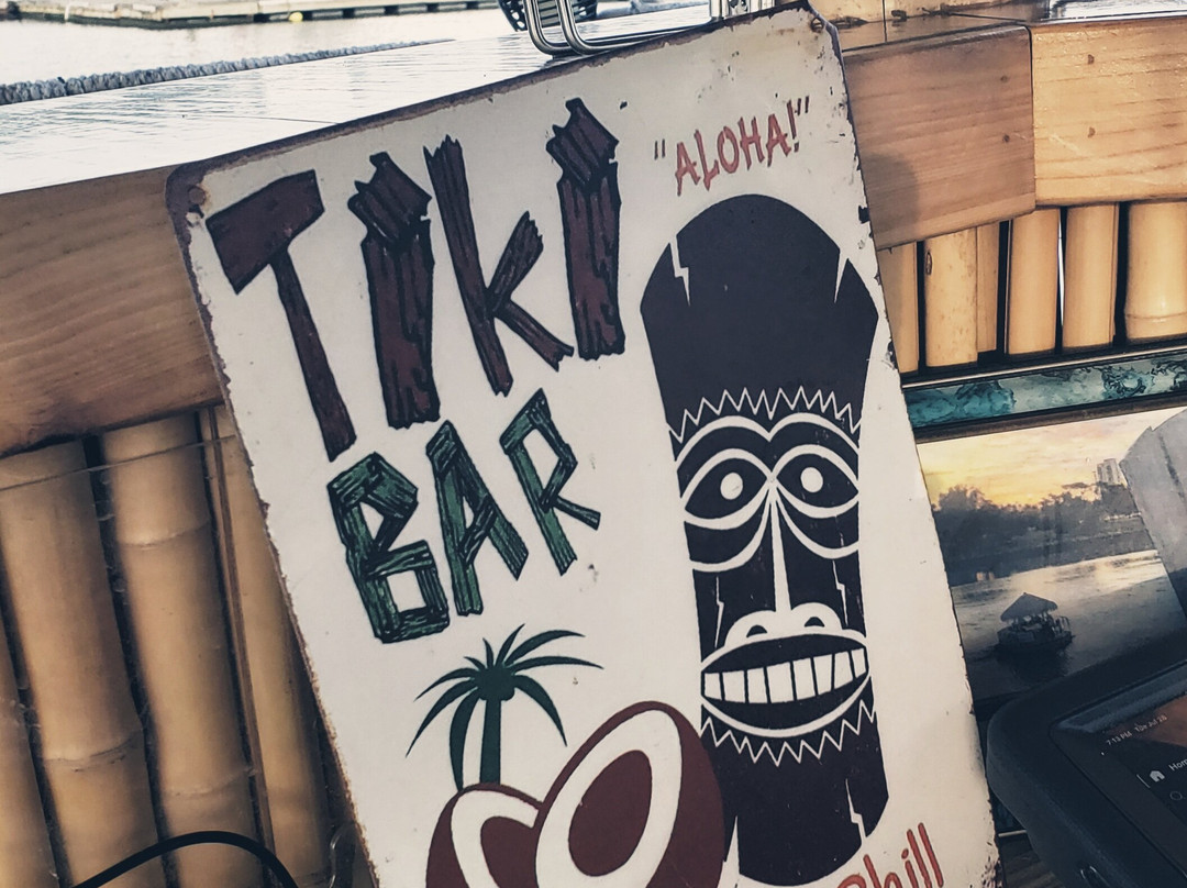 Captain John's Tiki Tours-斯坦福必去景点