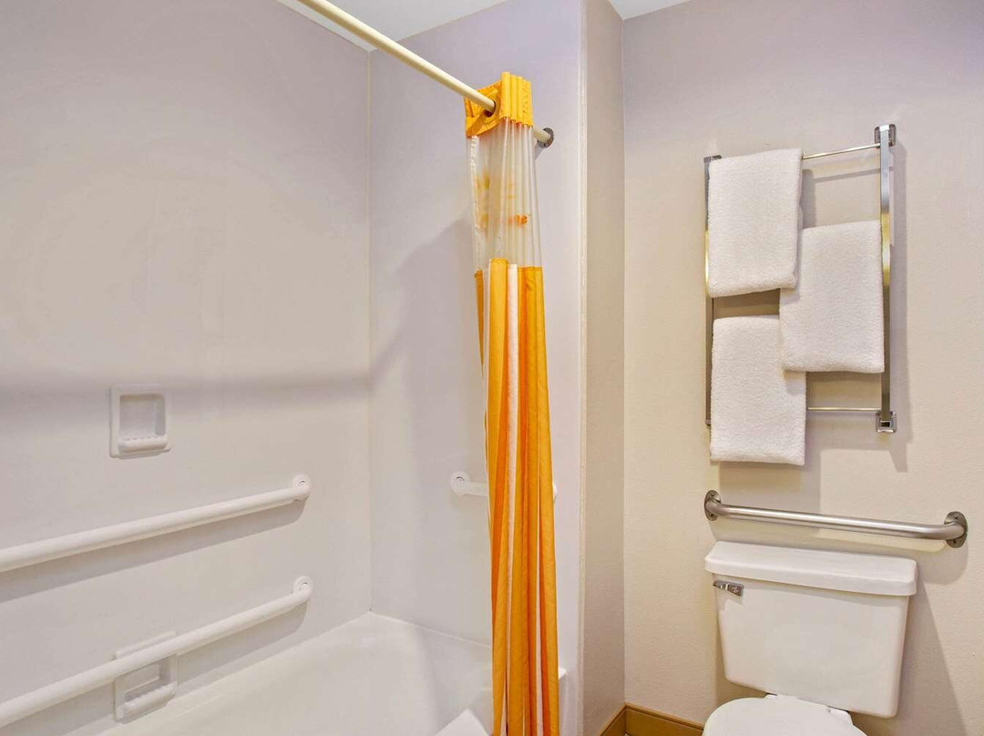 La Quinta Inn By Wyndham Auburn Worcester主图