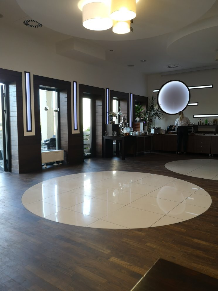 Centrum Bankietowo - Hotelowe "Perla"-官方