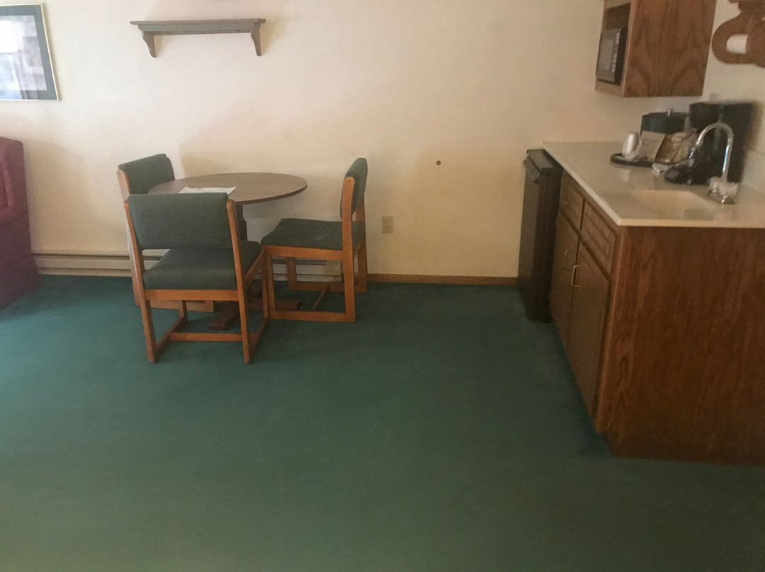 Somerset Inn & Suites主图