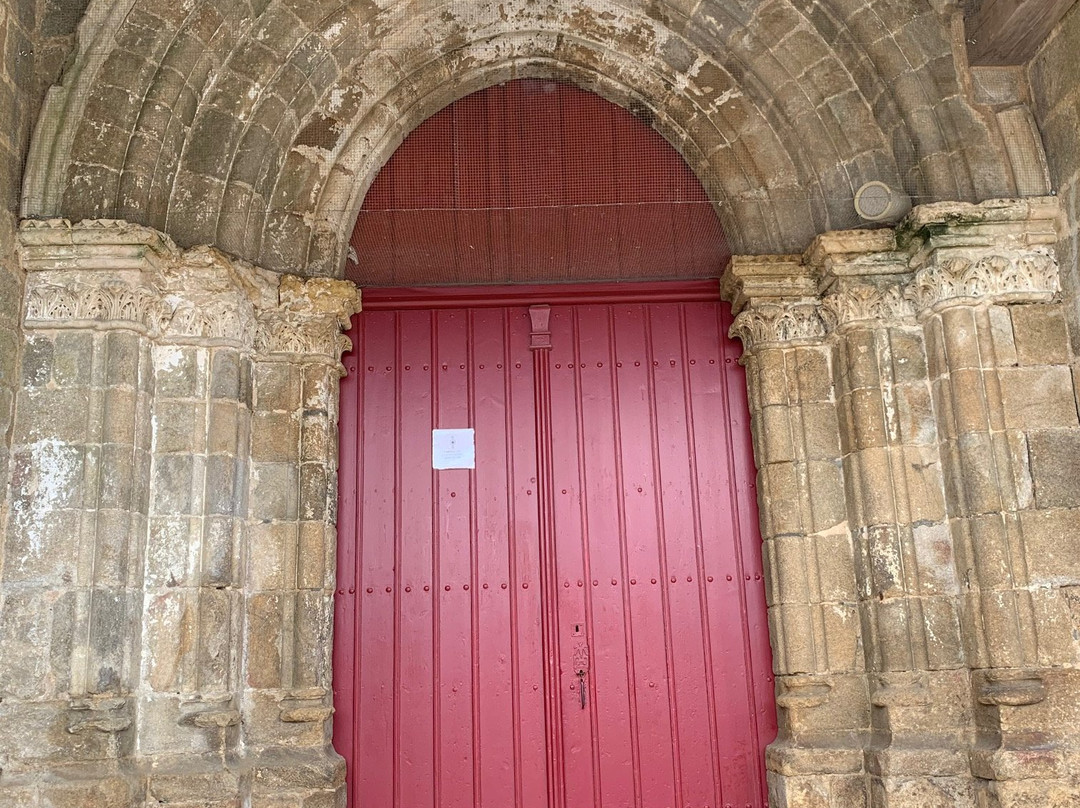 Eglise Saint Sauveur de Givre en Mai景点图片