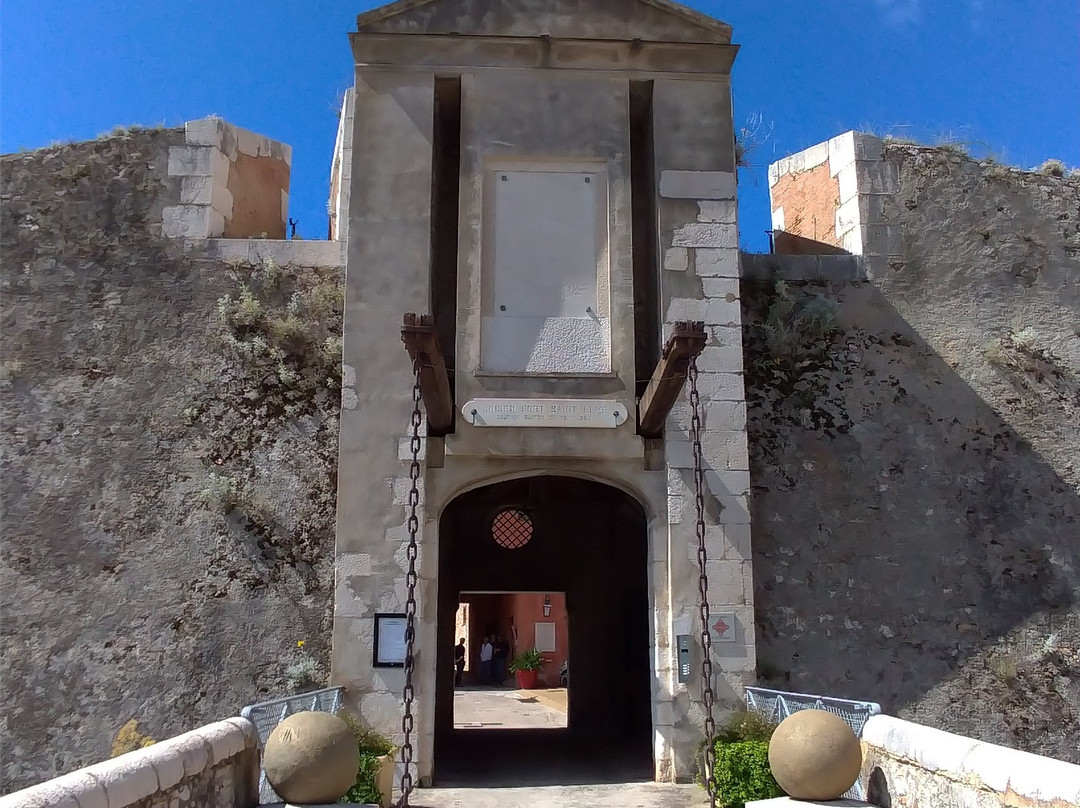Citadelle Saint-Elme-滨海自由城必去景点