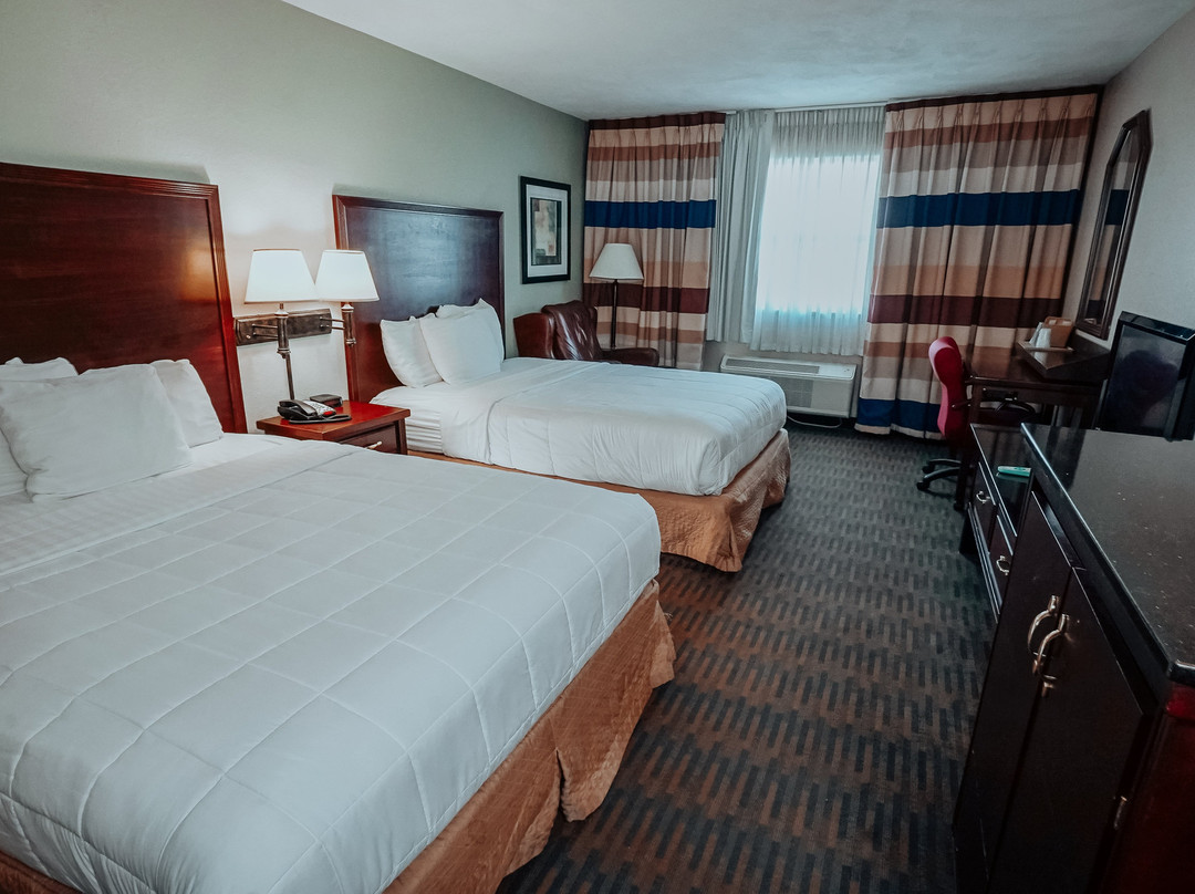 Lamplighter Inn & Suites North主图