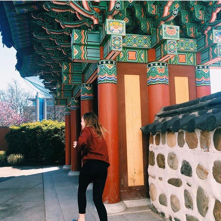 H.U. Lee International Gate and Garden-小石城必去景点