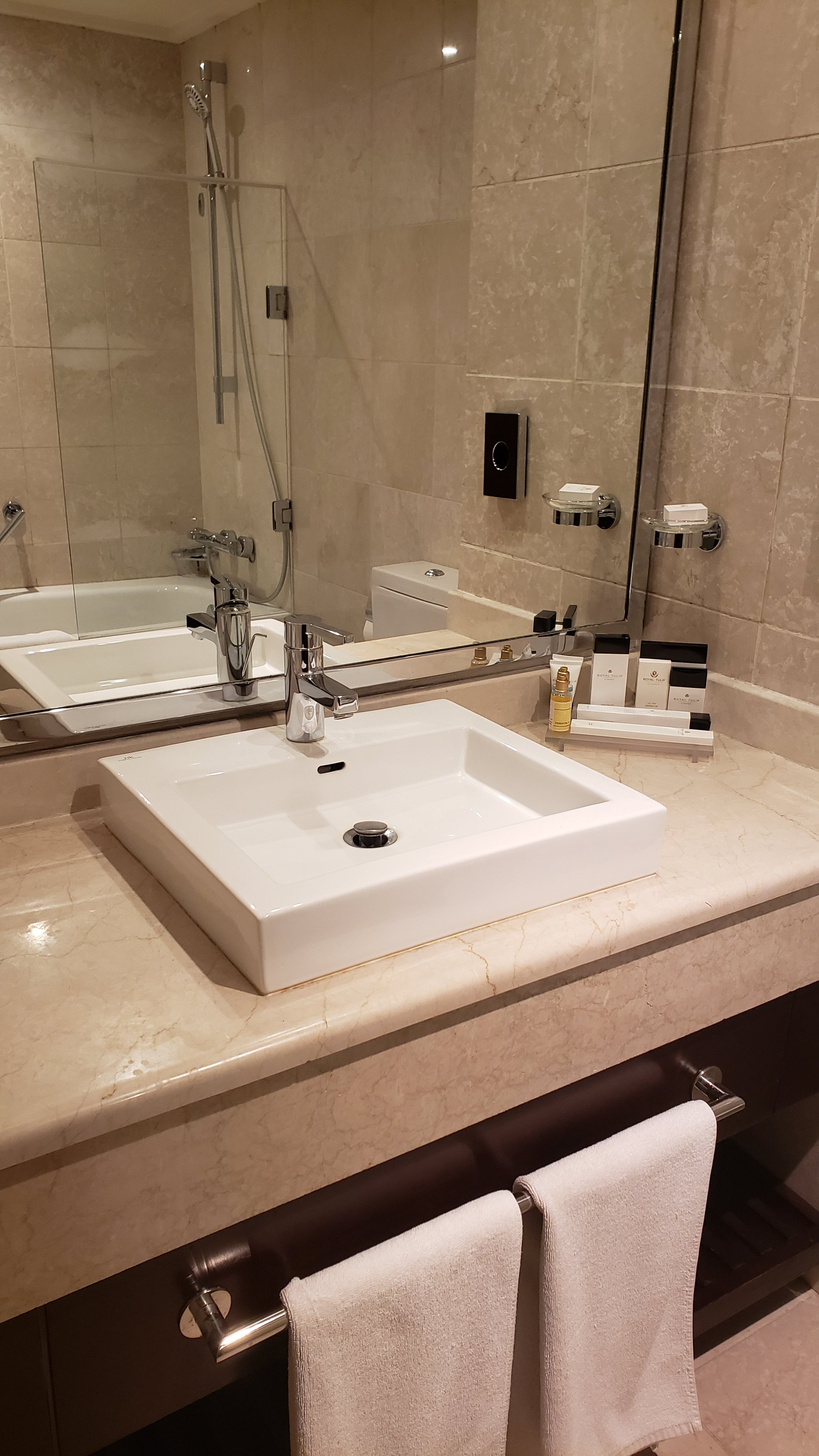 Royal Tulip Al Rasheed Hotel-浴室