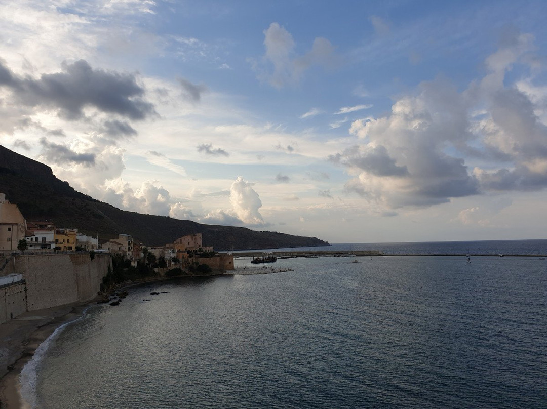 Lido Petrolo-戈尔福海堡必去景点