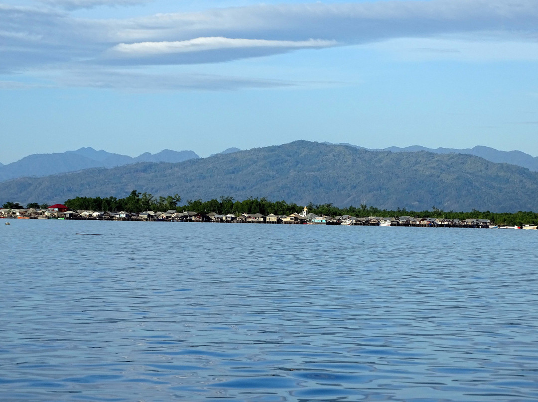 Tumbak Island景点图片