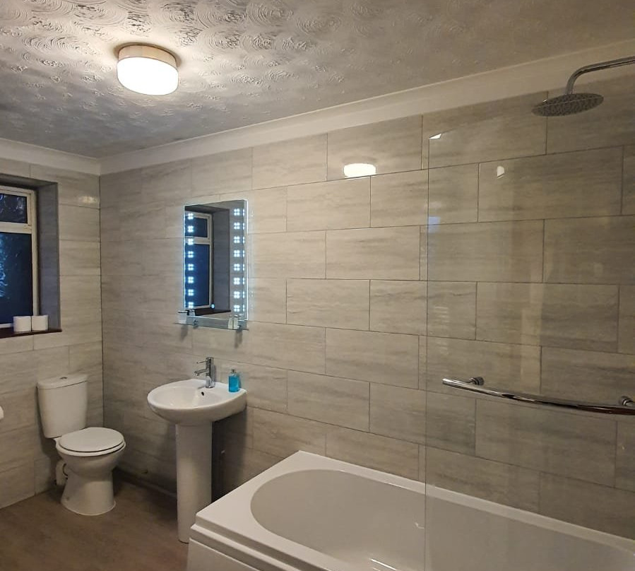 Gatwick Little Foxes Hotel主图