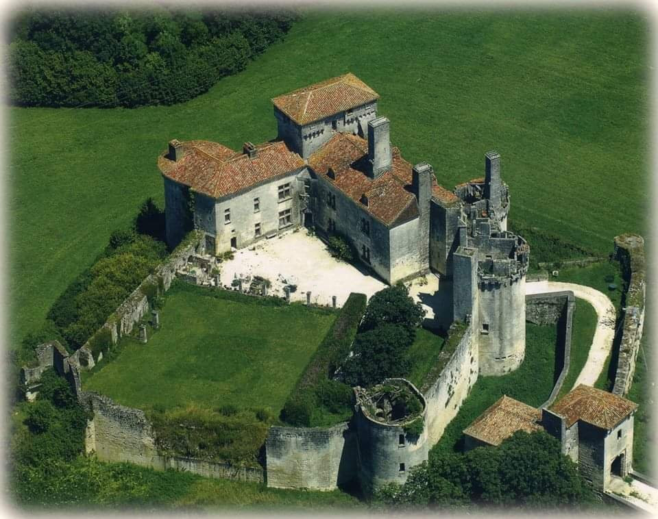 Château de Mareuil景点图片