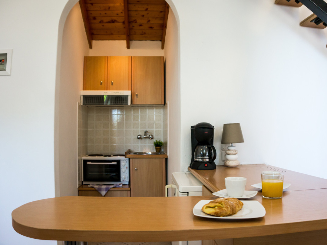 Sunrise Limnionas Apartments主图