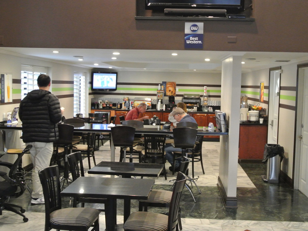 贝斯特韦斯特帕萨迪纳皇家酒店主图