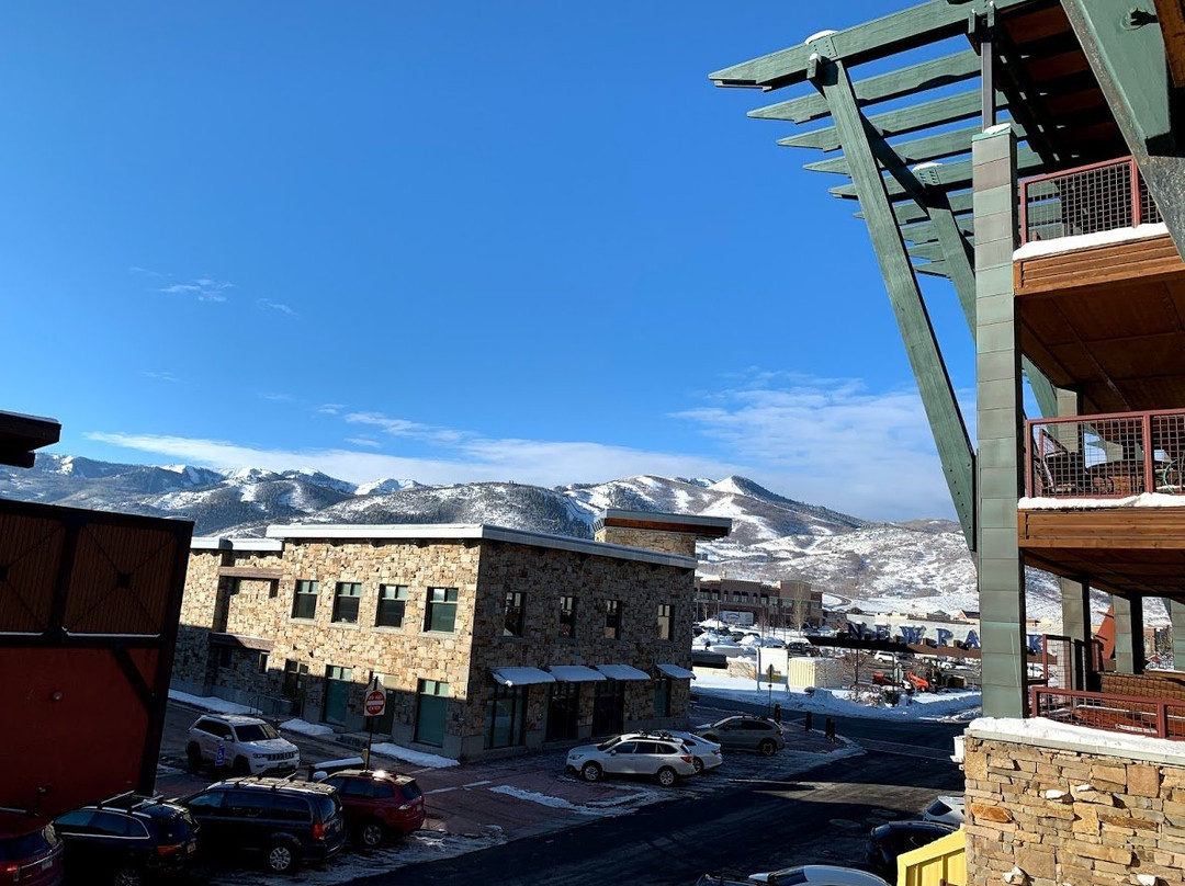 新公园度假酒店主图