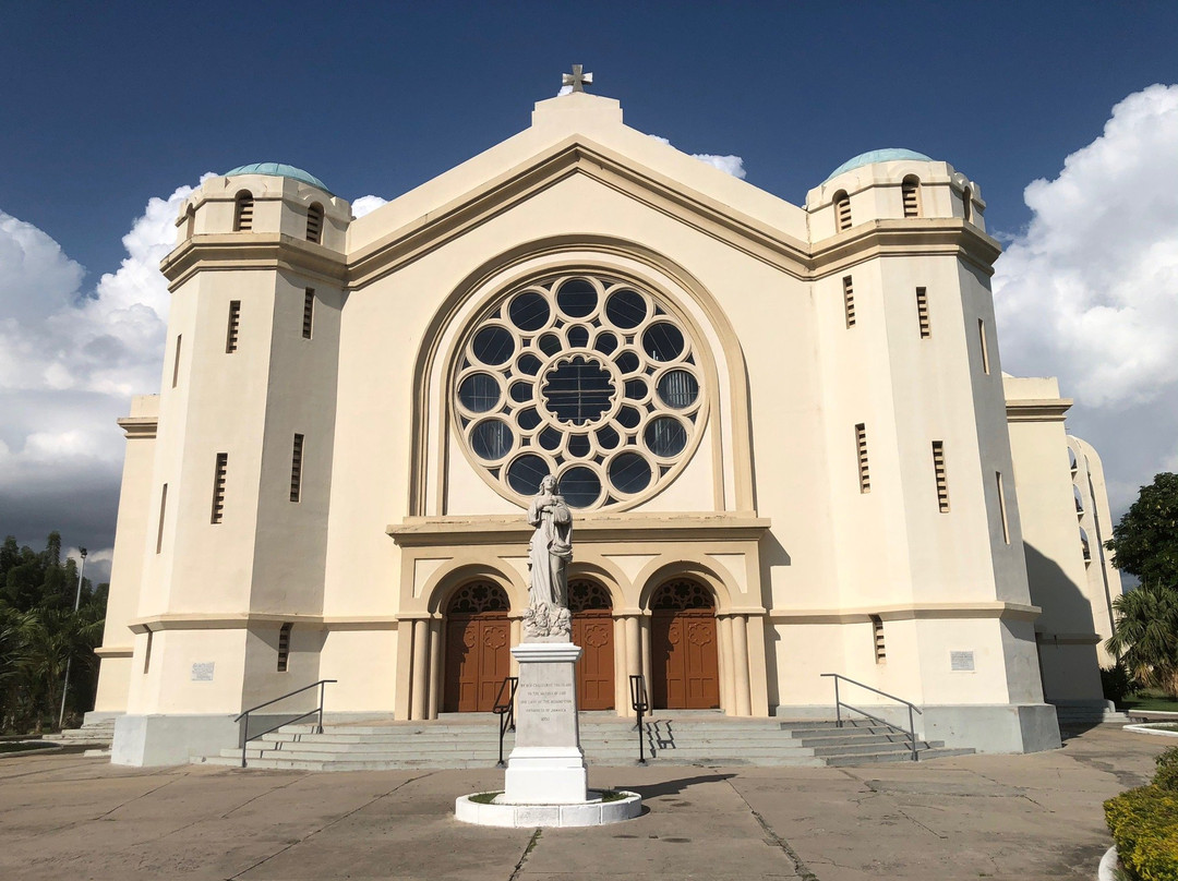 Holy Trinity Cathedral景点图片