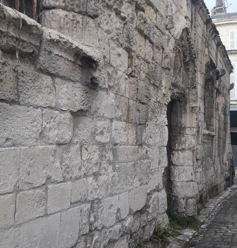 Tour de l'Horloge-Saint-Jean-d'Angely必去景点