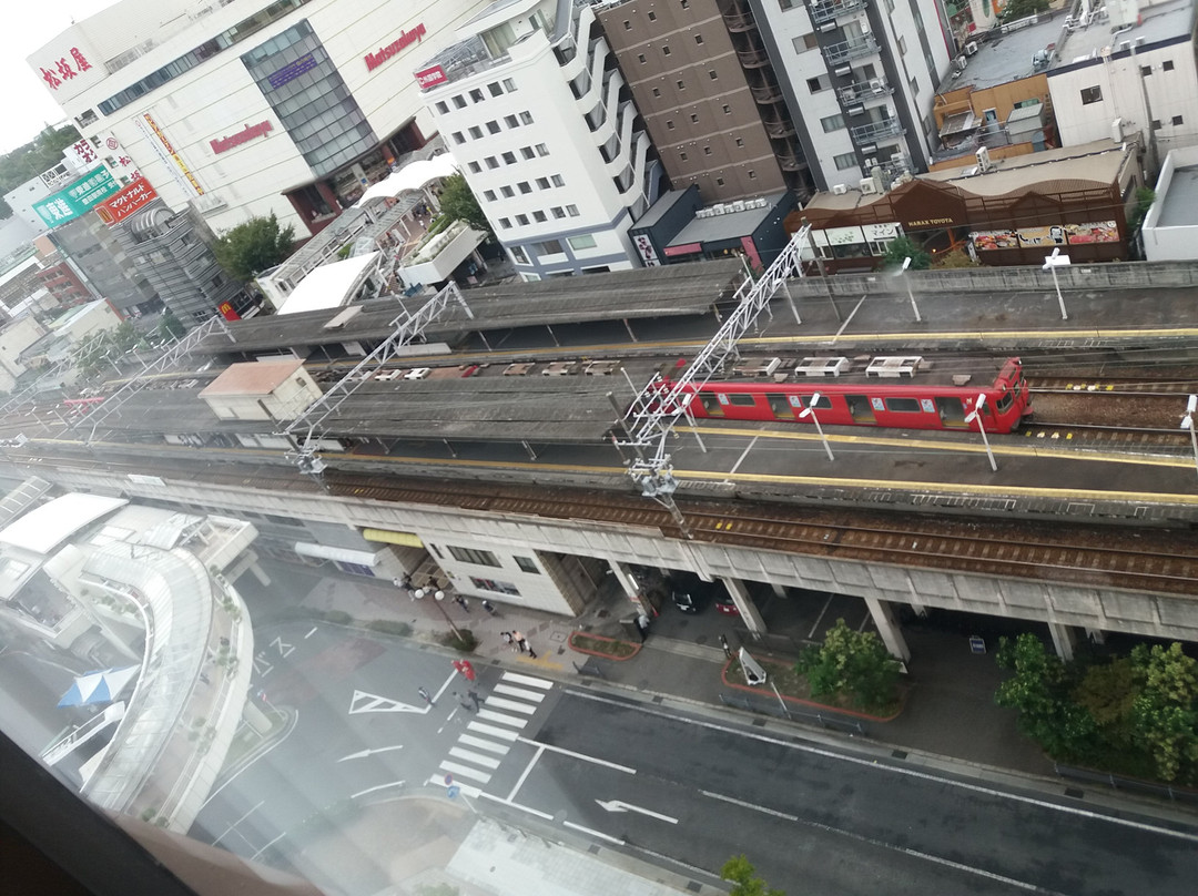 名铁丰田酒店主图