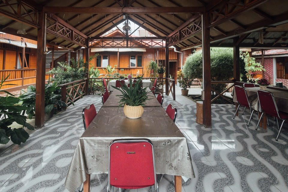 OYO 1300 Crecia Guest House主图