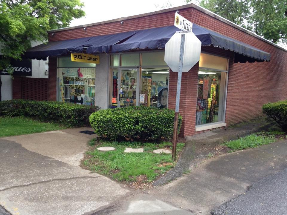 Lucas旅游景点-Psycho Granny's Quilt Shop And More