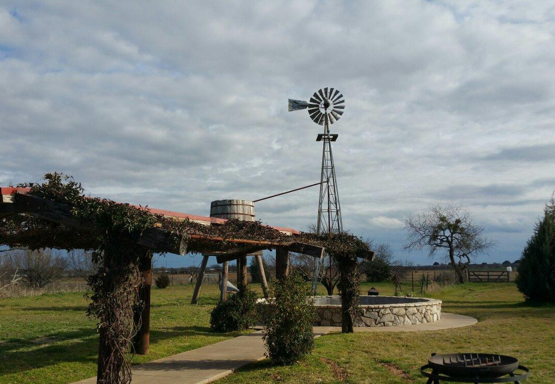 Barking Rocks Winery景点图片