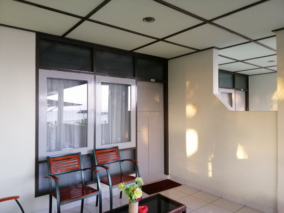 佩丽塔酒店主图