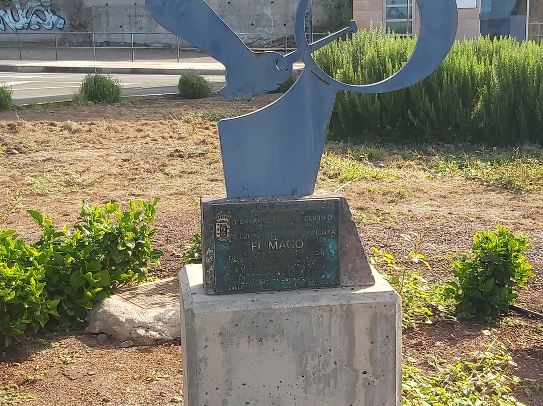 Estatua José Ortiz El Mago景点图片