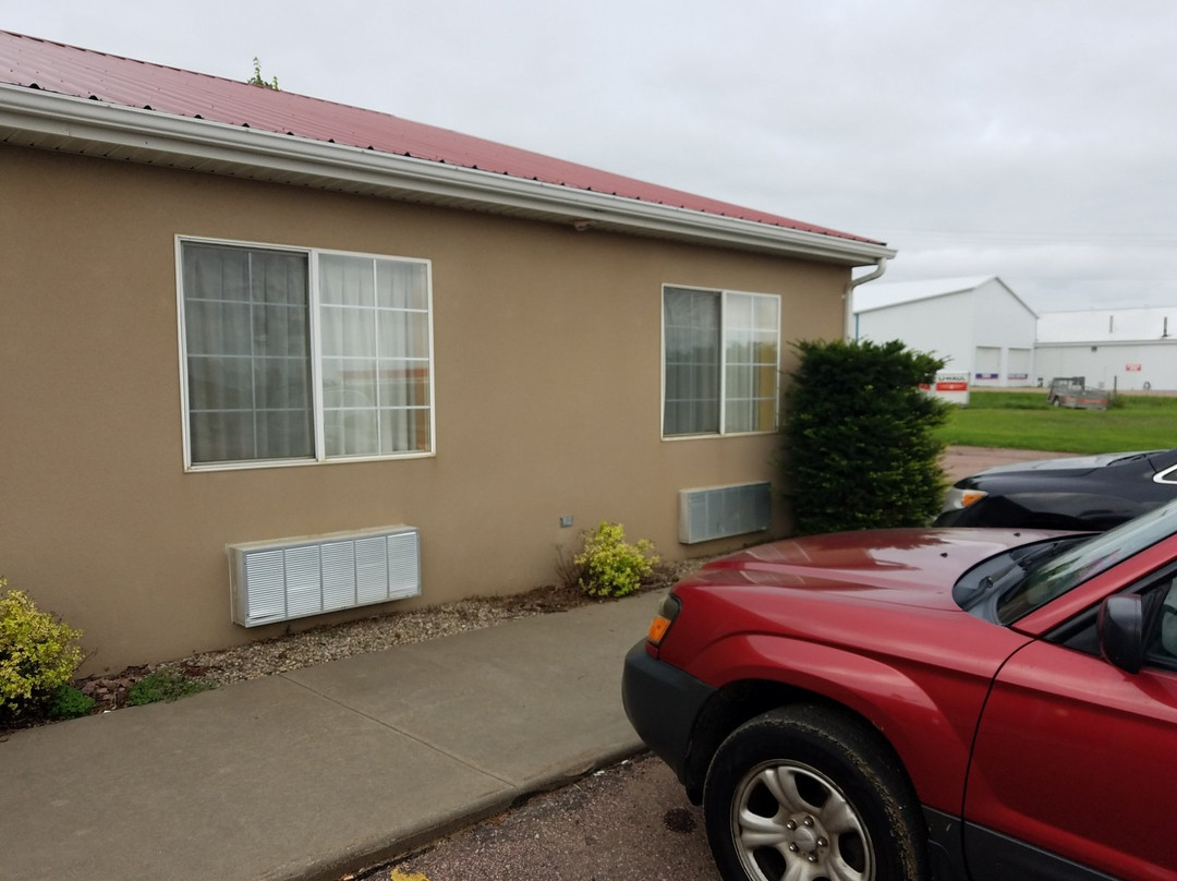 Westwood Inn & Suites主图