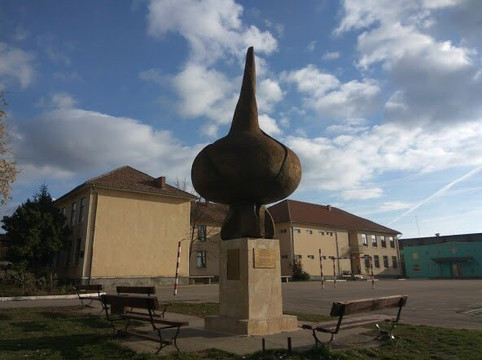 Monumentul Cepei-Pericei必去景点