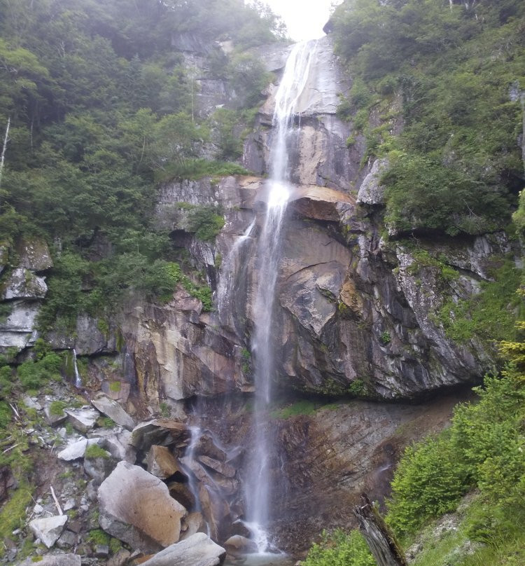 Goshiki Waterfall景点图片