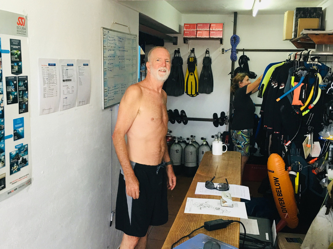 Dive Center Cala Blanca-卡拉布兰卡必去景点