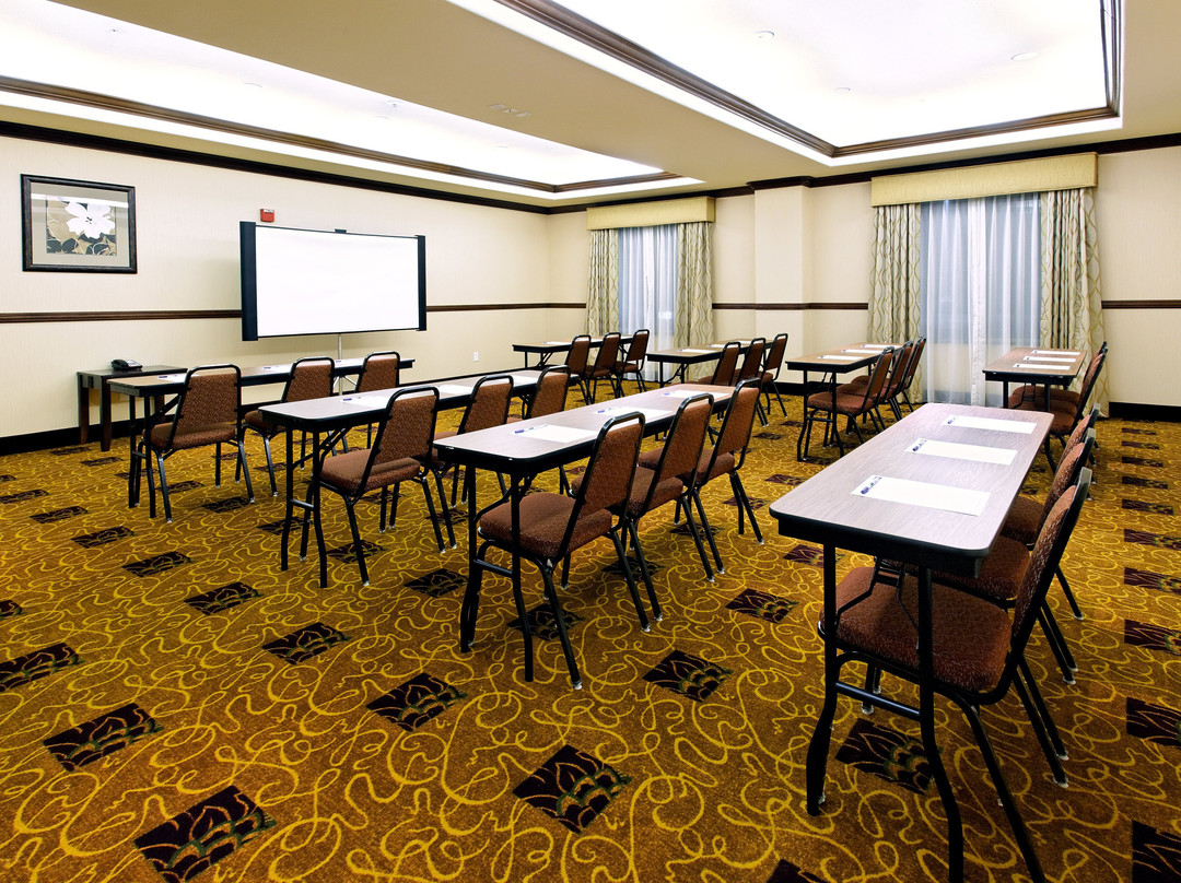 Holiday Inn Express & Suites Fresno Northwest-herndon By IHG主图