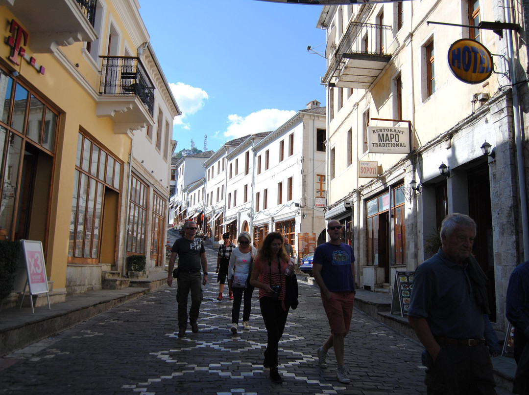 JONA TRAVEL DMC LUFTHANSA CITY CENTER-地拉那必去景点