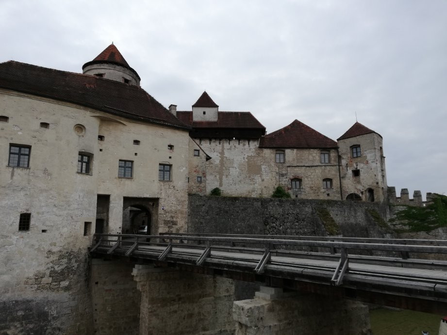 Burg zu Burghausen景点图片