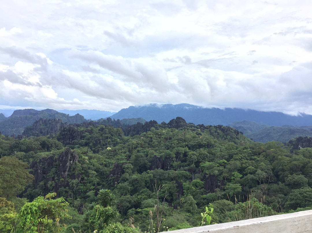 Limestone Forest (Hin Boun) Viewpoint景点图片