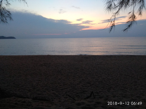 珍拉丁苏里亚厄里亚酒店主图