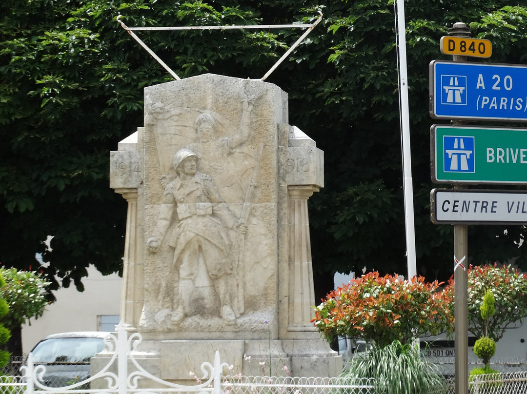 Martel War Memorial-Martel必去景点