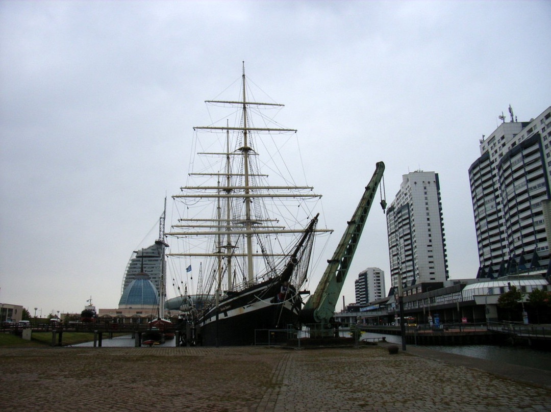 Willy Brandt Platz and Weser Dyke - Havenwelten-不来梅港必去景点