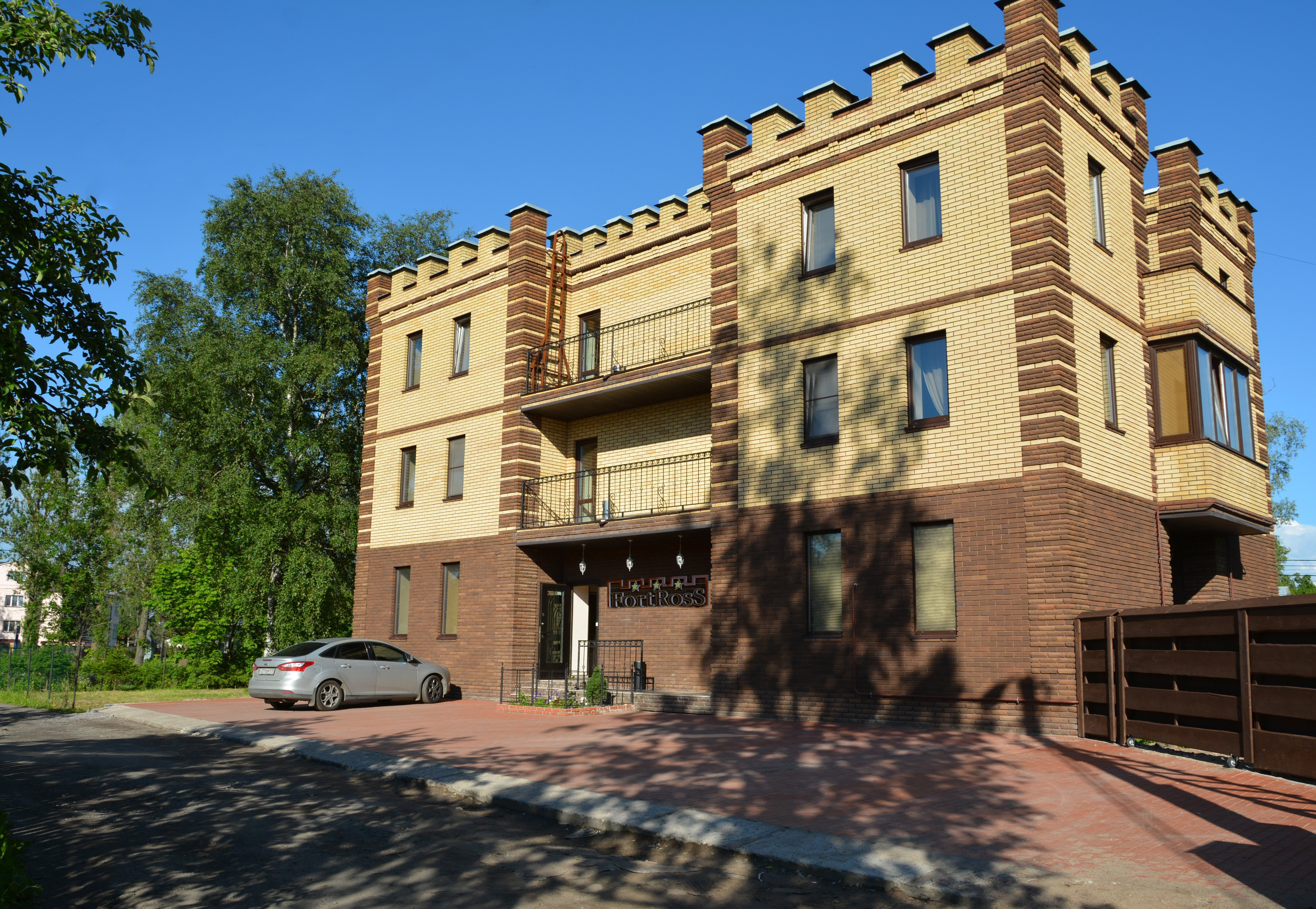 Hotel Fort Ross-官方