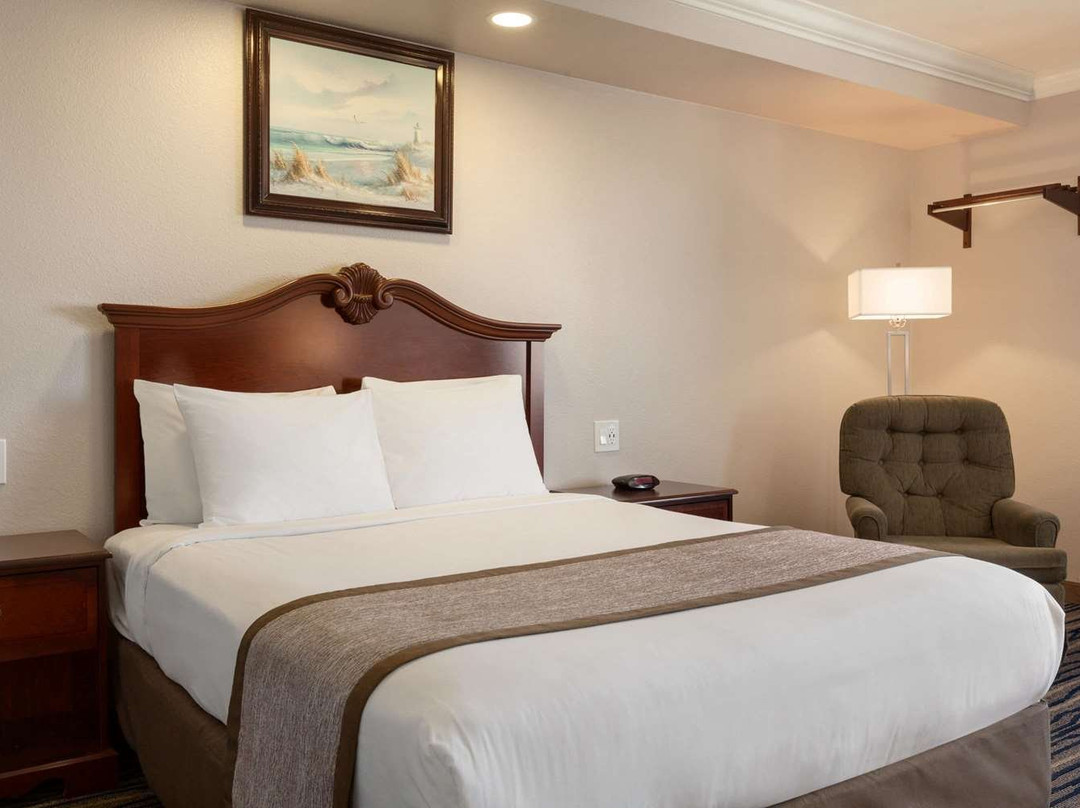 Days Inn by Wyndham Eureka CA主图