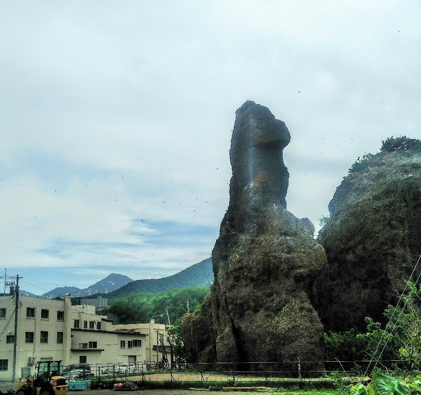 Godzilla Rock景点图片