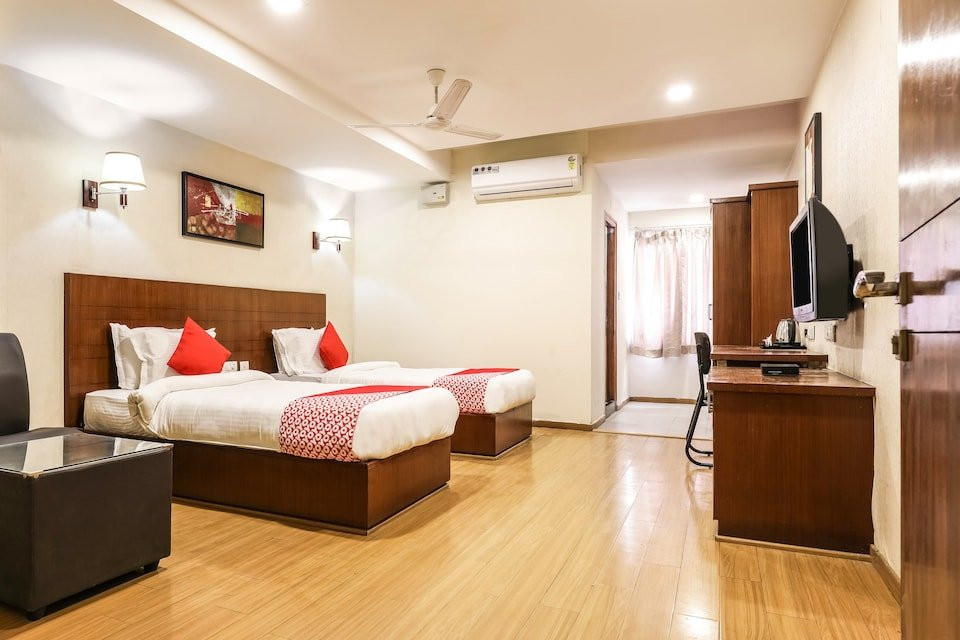 OYO 14680 Hotel Rainbow Park