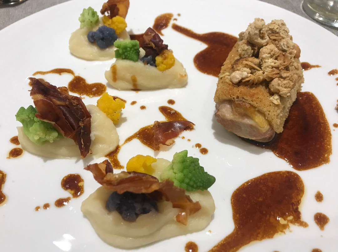 蓬巴杜地中海度假村主图