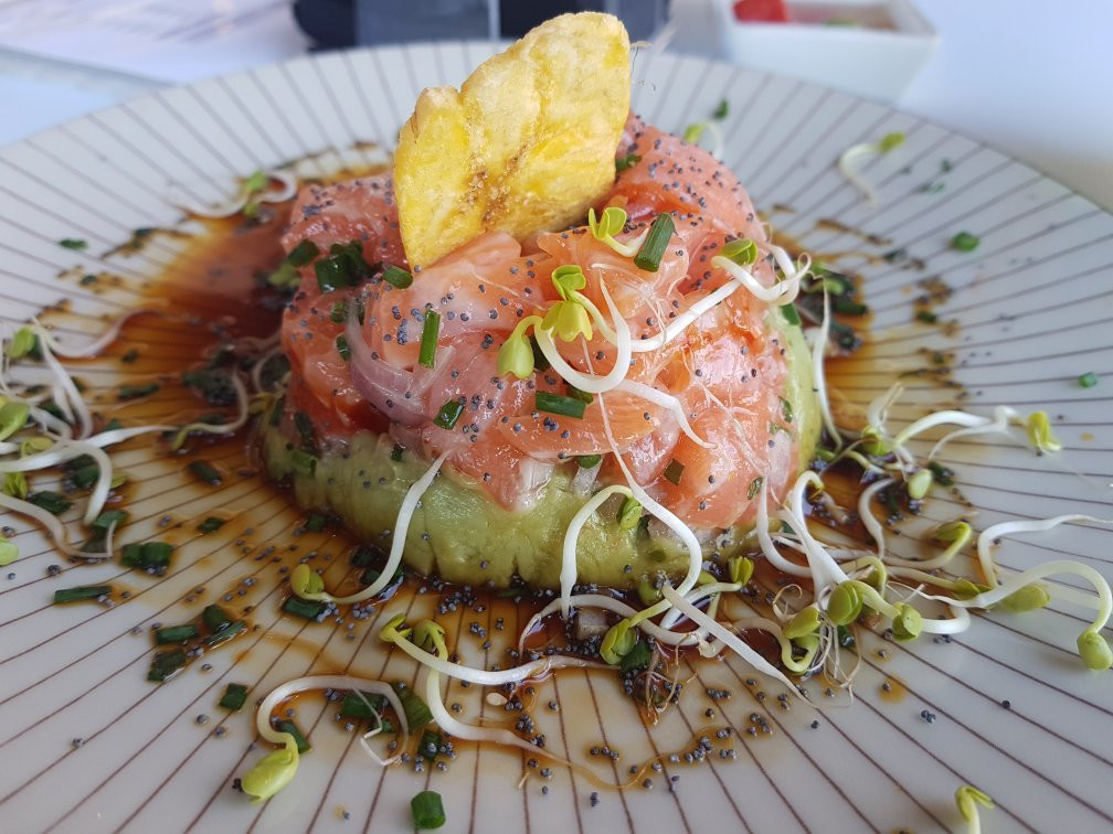 Palomares del Rio餐馆和美食-Adelino