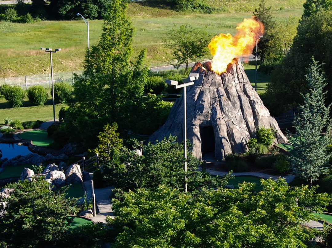 Mulligan's Island Golf & Entertainment-克兰斯顿必去景点